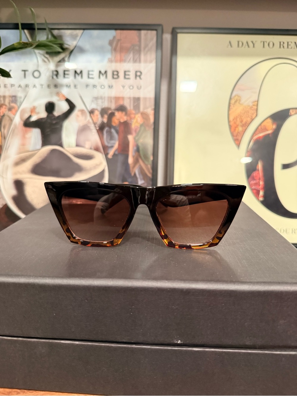 Source Unknown Tortoiseshell Cat-Eye Sunglasses - Brown Lenses